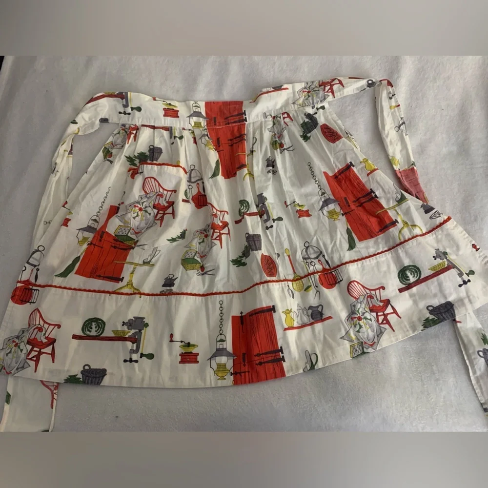 Vintage Handmade Half Apron Mid-Century Novelty Kitchen & Country Store Print